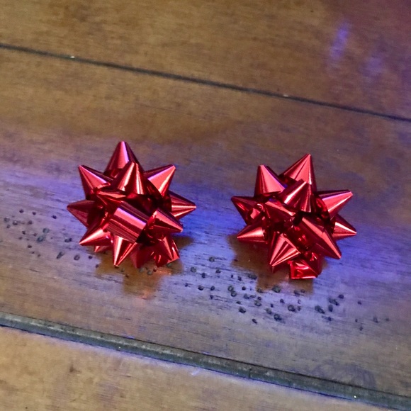 Mini Holiday metallic green Bow Earrings pierced - Picture 5 of 8